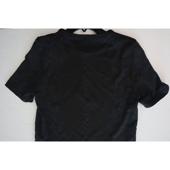 Under Armour 1365716 002 Women's Sz M Black RUSH Seamless Short Sleeve Shirt $60 - Picture 5 of 10